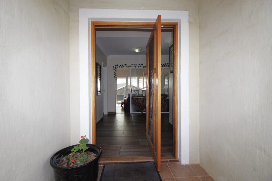 3 Bedroom Property for Sale in Wavecrest Eastern Cape